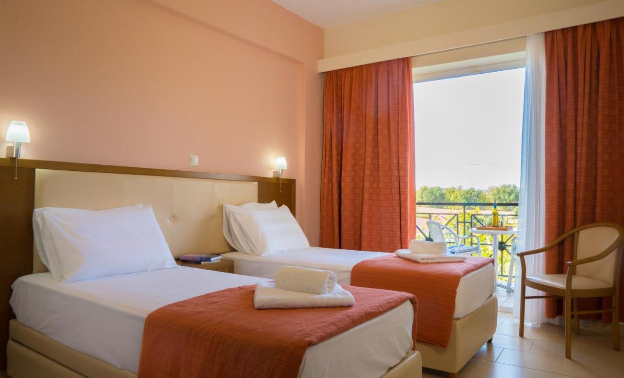 Palatino Hotel Lixouri Exterior photo